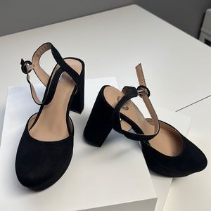 Black platform size 6
